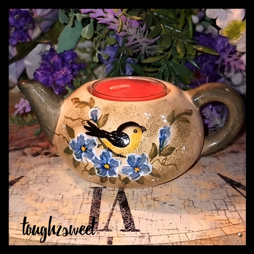 HAND PAINTED STONEWARE MINI TEA POT WITH A LITTLE FINCH WITH T'LITE - Picture 4 of 15